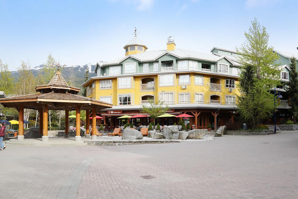 Whistler Town Plaza By Latour Hotels And Resorts Bagian luar foto