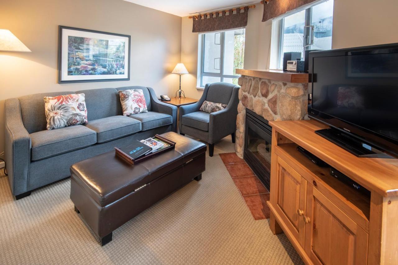 Whistler Town Plaza By Latour Hotels And Resorts Bagian luar foto