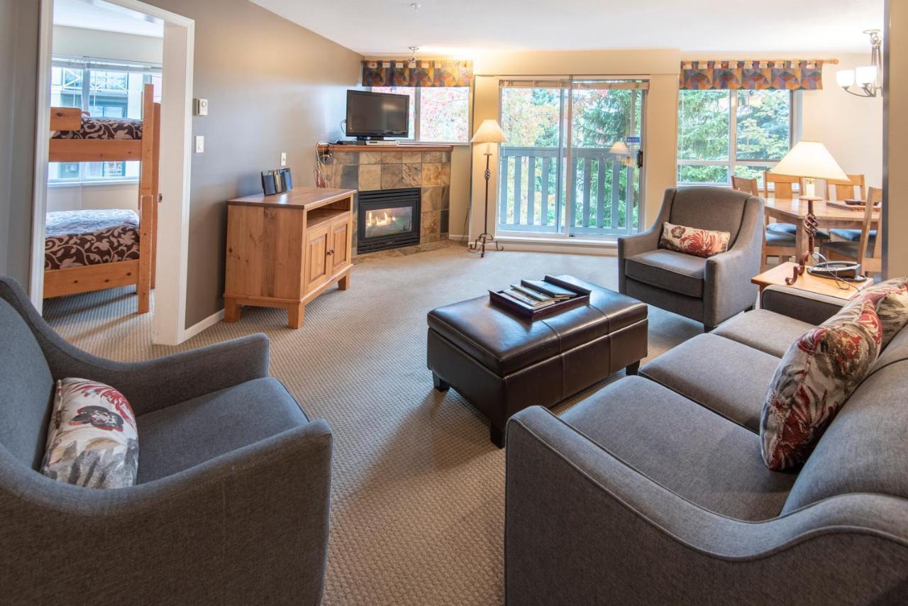 Whistler Town Plaza By Latour Hotels And Resorts Bagian luar foto