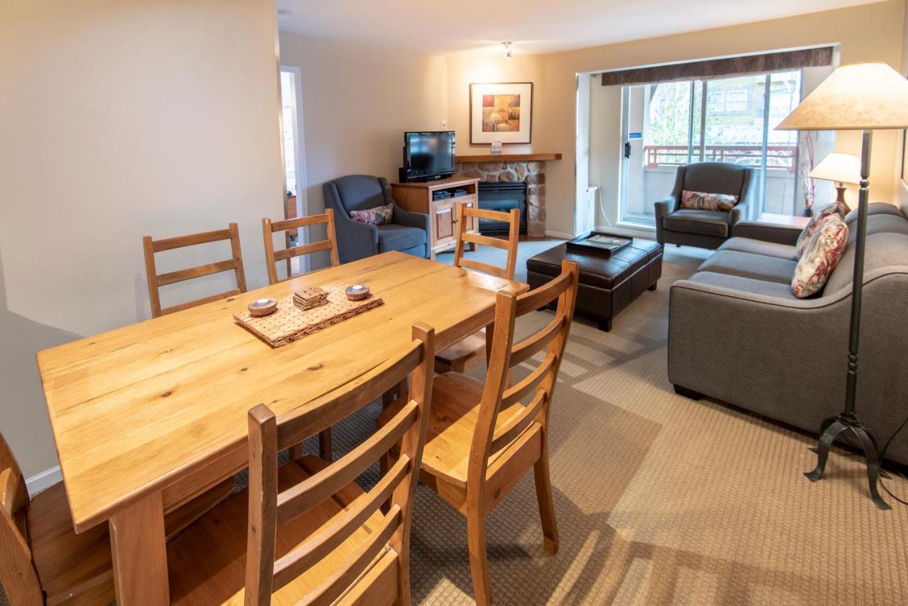Whistler Town Plaza By Latour Hotels And Resorts Bagian luar foto