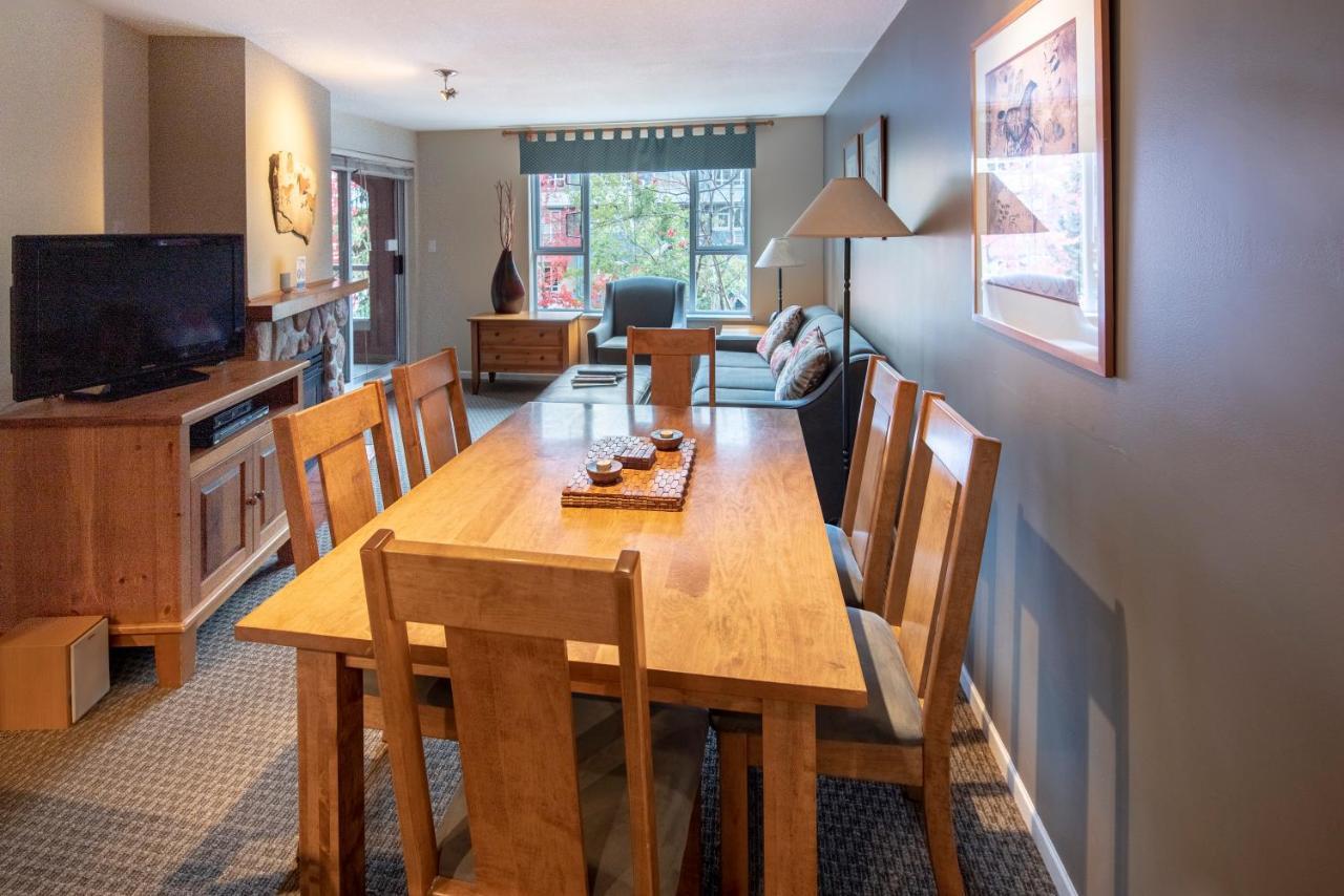 Whistler Town Plaza By Latour Hotels And Resorts Bagian luar foto