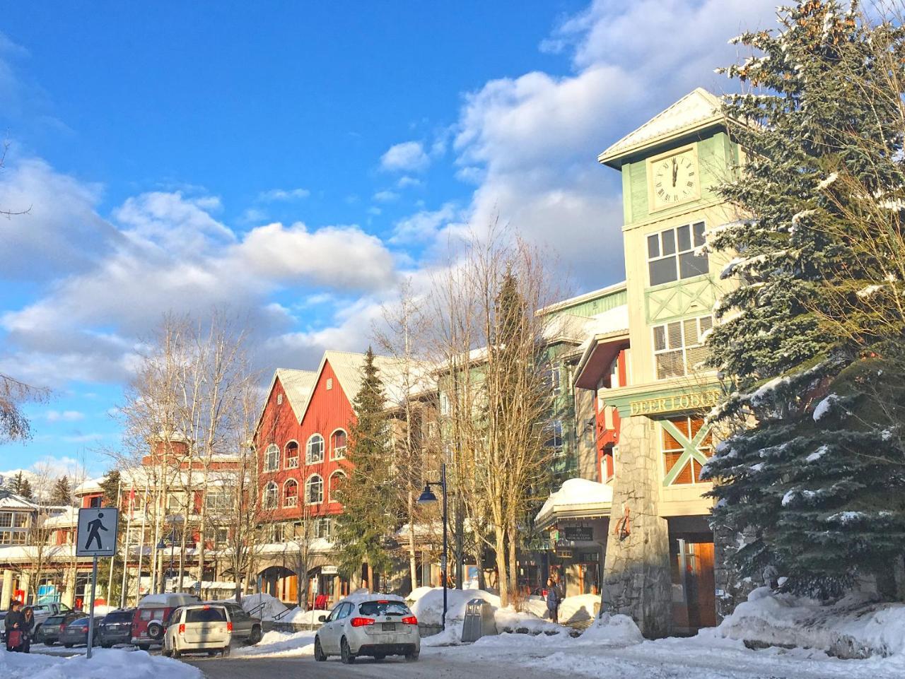 Whistler Town Plaza By Latour Hotels And Resorts Bagian luar foto