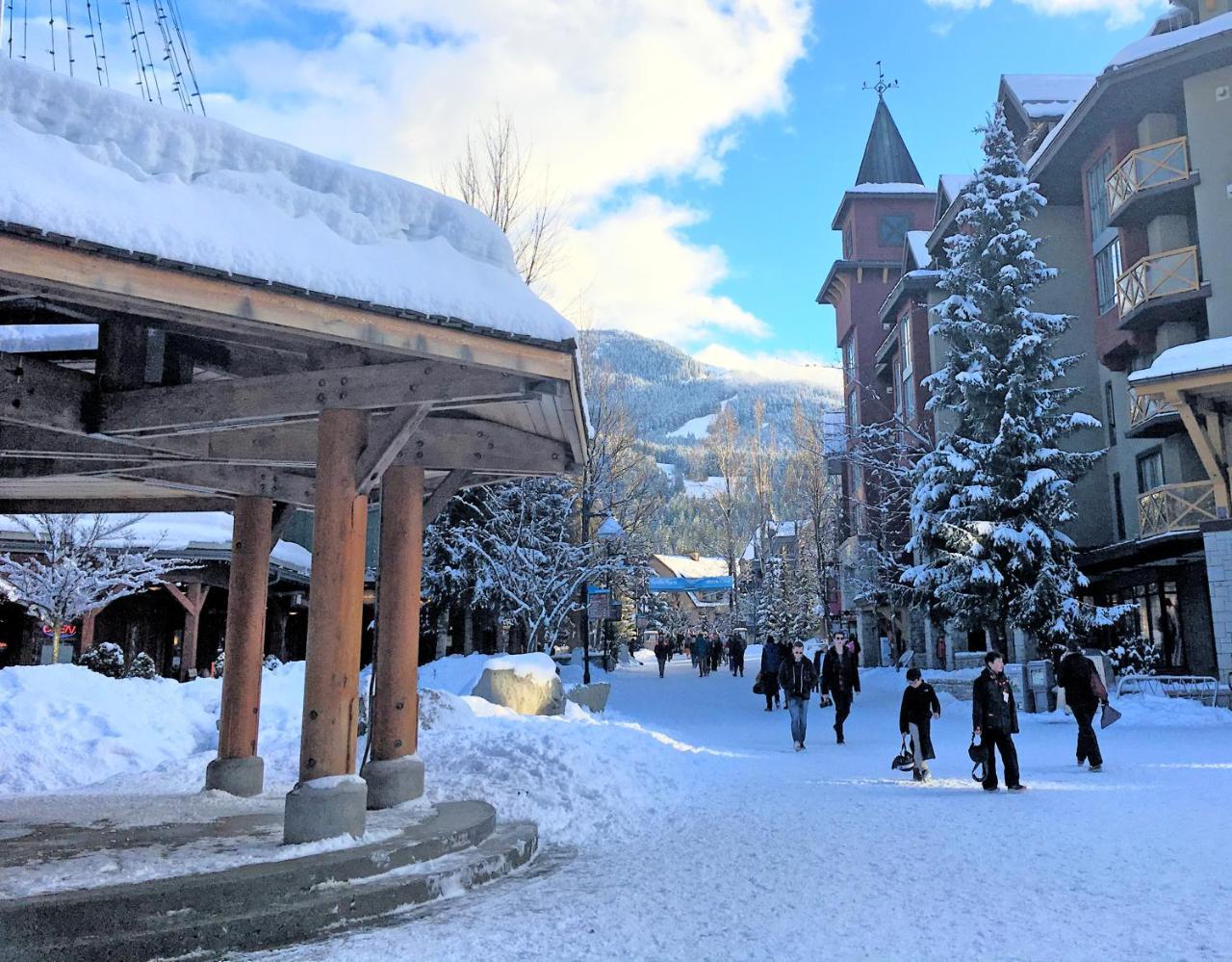 Whistler Town Plaza By Latour Hotels And Resorts Bagian luar foto