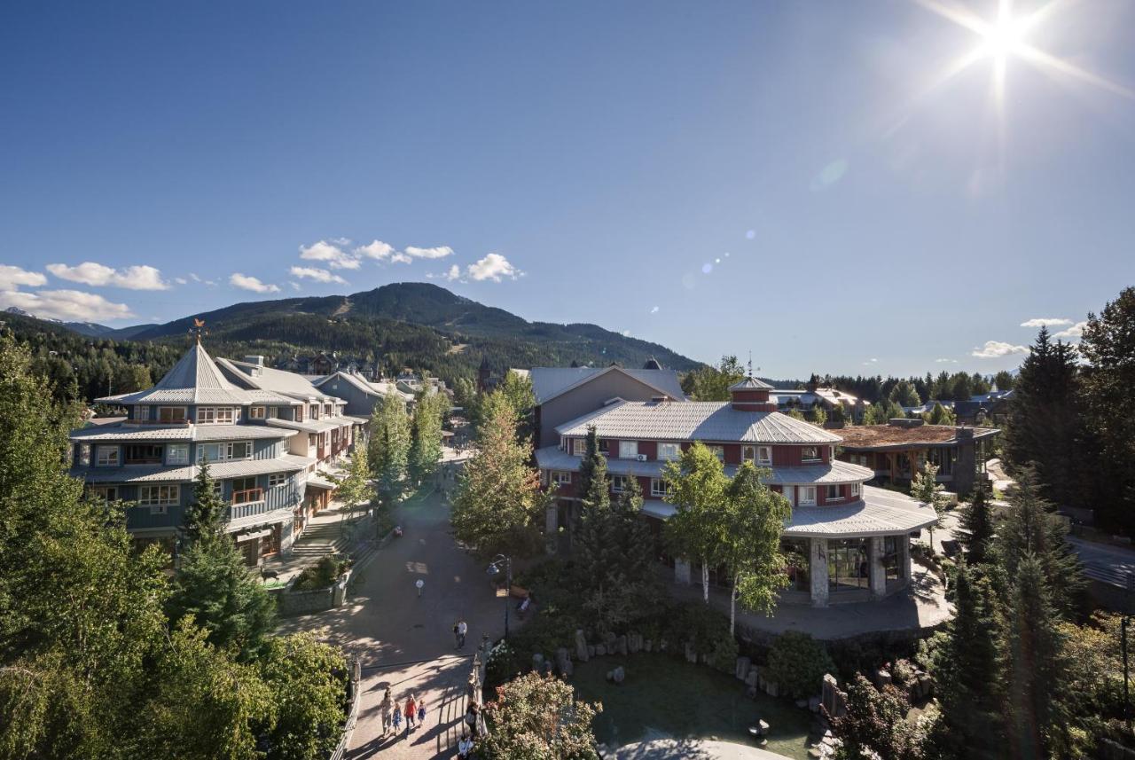 Whistler Town Plaza By Latour Hotels And Resorts Bagian luar foto