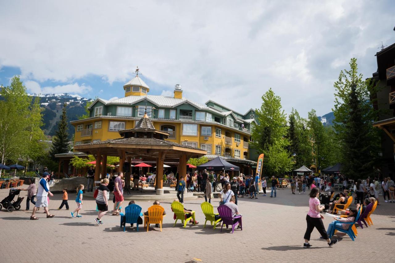 Whistler Town Plaza By Latour Hotels And Resorts Bagian luar foto